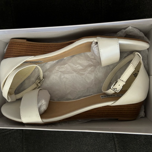 Steve Madden Renée Wedge - Picture 4 of 8